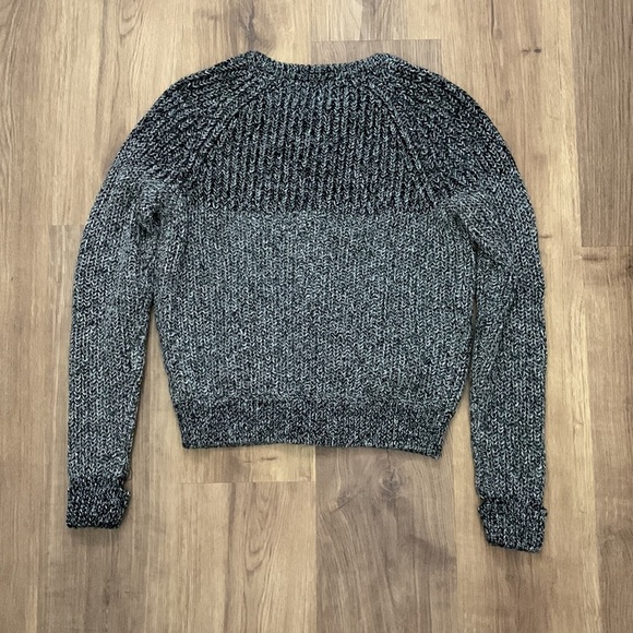Calvin Klein sweater, size XS - Picture 2 of 10